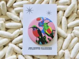 Badge oiseau juliette cassies chez chromosome a le concept store curieux a lille