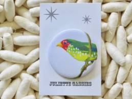 Badge oiseau juliette cassies chez chromosome a le concept store curieux